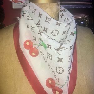 SUPER RARE LOUIS VUITTON SCARF